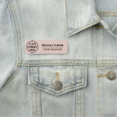 Porte-nom Custom Logo Employee Magnetic Or Safety Pin Pink (En situation)