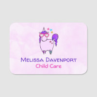 Cute Unicorne dans les lunettes en forme de coeur