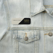 Porte-nom Ecru noir et beige à la mode : élégant et moderne (En situation)