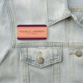 Porte-nom Elégant Maroon Rouge & Peach Tranquille : Style Mo (En situation)