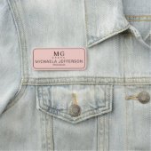 Porte-nom Élégant Pastel Rose Monogramme : Moderne Professio (En situation)