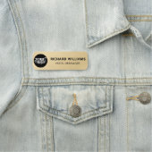 Porte-nom Employé d'une broche magnétique ou de sécurité per (En situation)