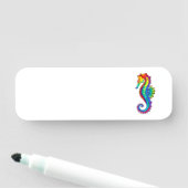 Porte-nom Hippocampe polygonal arc-en-ciel (En situation)