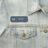 Porte-nom Identité Moderne Monogramme Bleu Marine Propre (En situation)