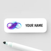 Porte-nom Infinity with purple feather (En situation)