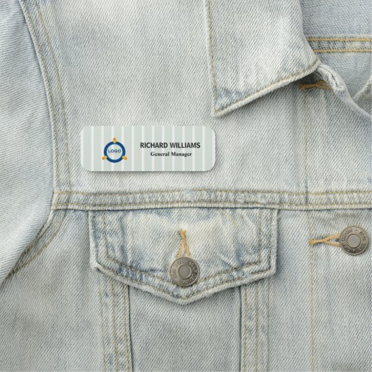 Porte-nom Logo à rayure verte Employé Magnétique  (En situation)