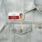 Porte-nom Logo de l'employé - ID photo Gradient rouge or (En situation)