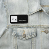 Porte-nom Logo de l'employé noir blanc simple (En situation)