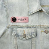 Porte-nom Logo de l'entreprise Rose moderne Gold Employé (En situation)