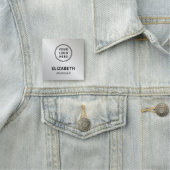 Porte-nom Logo de société moderne professionnel argent (En situation)