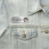 Porte-nom Logo d'entreprise Faux Silver Photo d'employé (En situation)