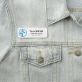 Porte-nom Logo d'entreprise moderne Médicale Center Employé (En situation)