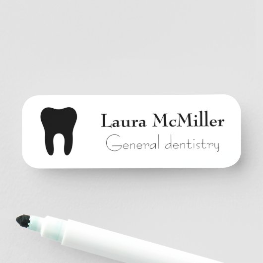 Porte-nom Logo du nom de l'employé dentiste général (En situation)