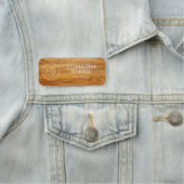 Porte-nom Logo Image Bois de Teck Texte Blanc (En situation)