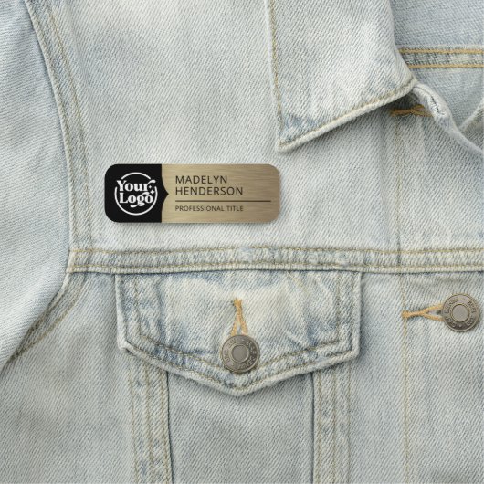 Porte-nom Logo magnétique de l'employé en métal noir (En situation)