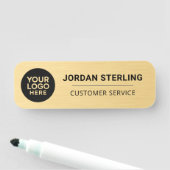 Porte-nom Logo Or Moderne Entreprise Professionnel (En situation)