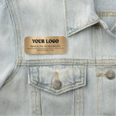 Porte-nom Metallic Gold Company Business Logo Employee (En situation)