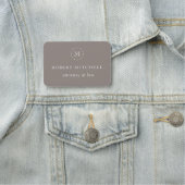 Porte-nom Monogramme Brown Élégant Professionnel (En situation)