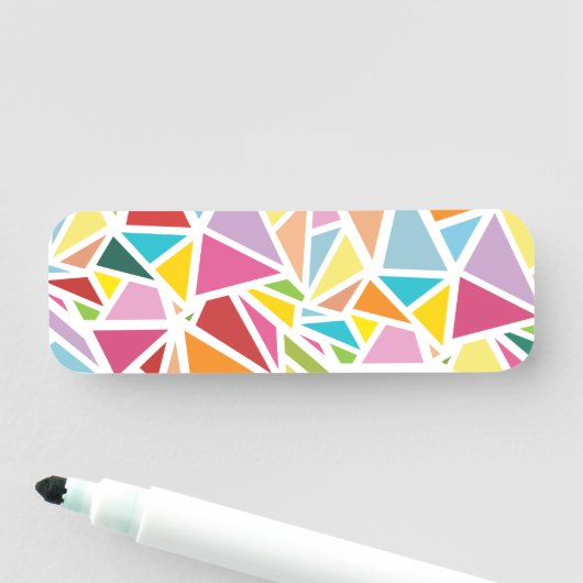 Porte-nom Motif triangles colorés (En situation)