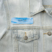 Porte-nom Nature Blue Ciel Nuages manuscrits Script tendance (En situation)