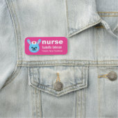 Porte-nom Nurse Custom Name Cute Rabbit Pink (En situation)
