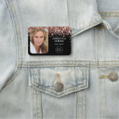 Porte-nom Parties scintillant or rose et logo noir et photo (En situation)