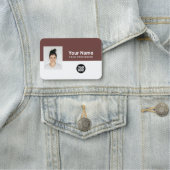 Porte-nom Photo personnalisée de l'employé, logo, profession (En situation)