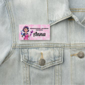 Porte-nom Pink Maid Janitorial Cleaning Service (En situation)