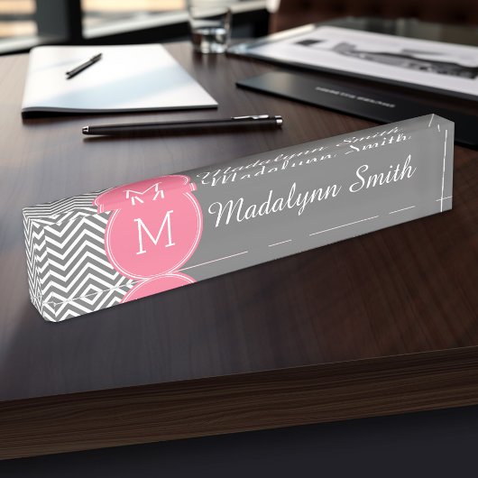Porte-nom Pour Bureau Chevrons gris et rose avec Monogramme personnalisé