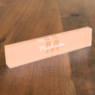 Porte-nom Pour Bureau Couleur pêche pastel cool avec nom de monogramme p