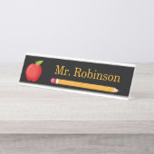 Porte-nom Pour Bureau Enseignant Apple et crayon Noir moderne (Devant)