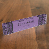 Porte-nom Pour Bureau Le motif de damassé dans pourpre et noircissent le (Taille)