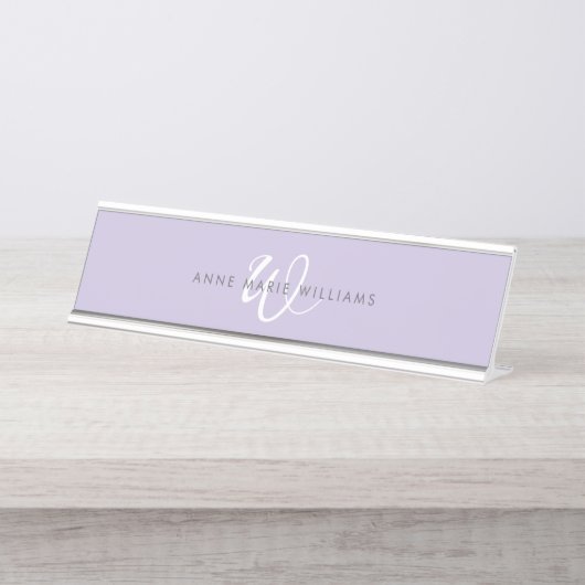 Porte-nom Pour Bureau Monogramme Moderne Lavande Blanc Script (Devant)