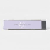 Porte-nom Pour Bureau Monogramme Moderne Lavande Blanc Script (Devant)