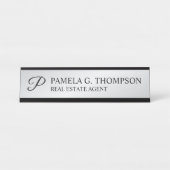 Porte-nom Pour Bureau Monogramme moderne noir et argent (Devant)