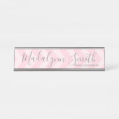 Porte-nom Pour Bureau Motif rose et gris avec grand nom (Devant)