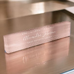 Porte-nom Pour Bureau Rose Gold Blush Pink Élégant professionnel<br><div class="desc">Luxury Executive Rose Gold - Blush Pink Foil Métallic Acier Inoxydable minimaliste Entreprise Signature manuscrite Nom du script Plaque avec typographie en lettres blanches pour le monogrammed ajouter votre nom et votre profession ou titre d'emploi. La plaque de nom professionnel Foil Metal Business peut être customisée avec votre nom de...</div>