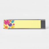 Porte-nom Pour Bureau Un lit fleuri de fleurs marguerites (Devant)