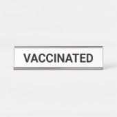 Porte-nom Pour Bureau Vacciné, noir blanc personnalisable (Devant)