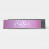 Porte-nom Pour Bureau Violet violet et script blanc personnalisé (Devant)