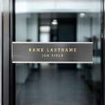 Porte-nom Pour Porte Élégant professionnel Black Gold Classy<br><div class="desc">Custom Luxury Executive Black and White Minimalist Business Name Plaque avec typographie en or pour le monogrammed ajouter votre propre nom et profession ou titre d'emploi. Vous pouvez customiser la plaque de nom professionnel Business avec votre nom et le titre de votre emploi. Veuillez contacter le concepteur pour customiser les...</div>