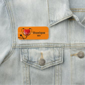 Porte-nom Red Heart EKG et Stethoscope Tangerine Médicale (En situation)