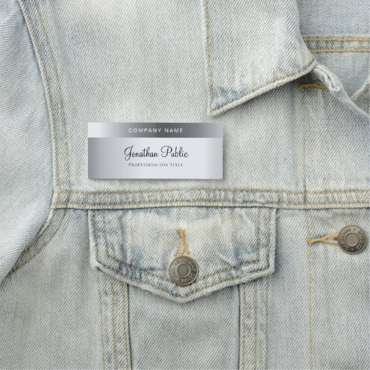 Porte-nom Script main Texte élégant Modèle argent moderne (En situation)