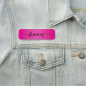 Porte-nom Script manuscrit rose chaud (En situation)