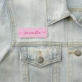 Porte-nom Signature Mignon Rose Chaud (En situation)