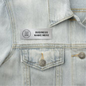 Porte-nom Société de Logo Moderne Argent Professionnel (En situation)