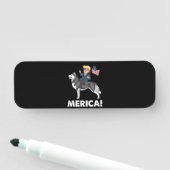 Porte-nom Trump Merica Sibérien Husky Dog américain Héros (En situation)