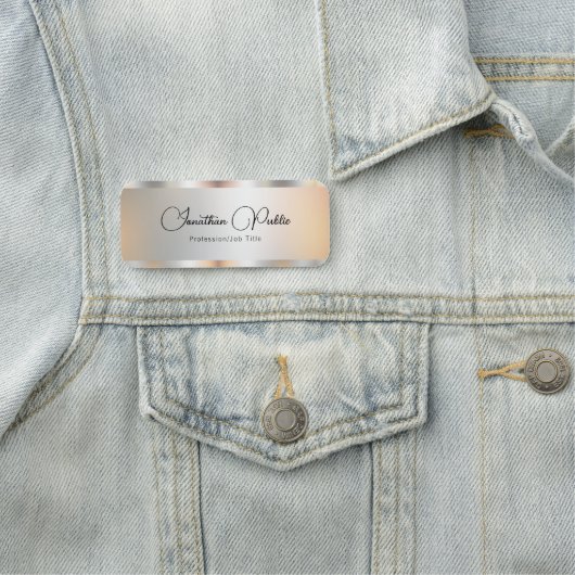 Porte-nom Typographie Script Texte Argent Modèle Élégant (En situation)