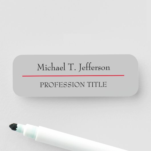 Porte-nom Un design saisissant avec des polices classiques (En situation)