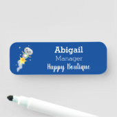 Porte-nom Un mignon robot volant dans l'espace dessin animé (En situation)